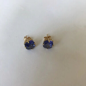 NWT $348 14k Yellow Gold Tanzanite Stud Earrings